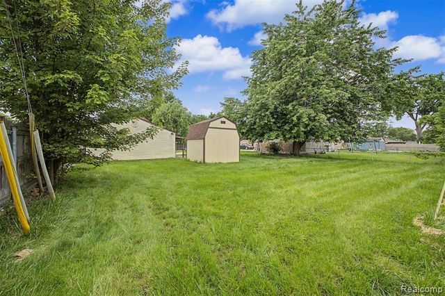 29438 Elmwood Street, Garden City, MI 48135