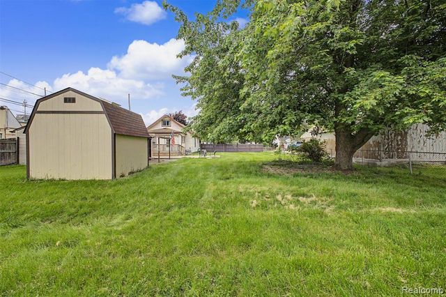 29438 Elmwood Street, Garden City, MI 48135