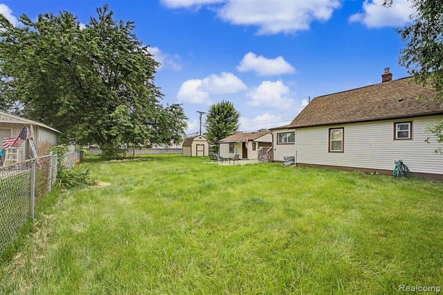 29438 Elmwood Street, Garden City, MI 48135