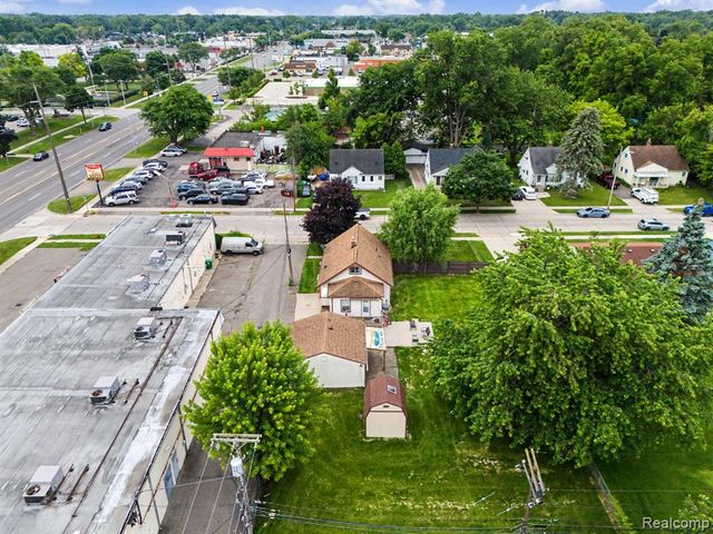 29438 Elmwood Street, Garden City, MI 48135