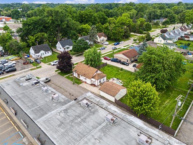 29438 Elmwood Street, Garden City, MI 48135