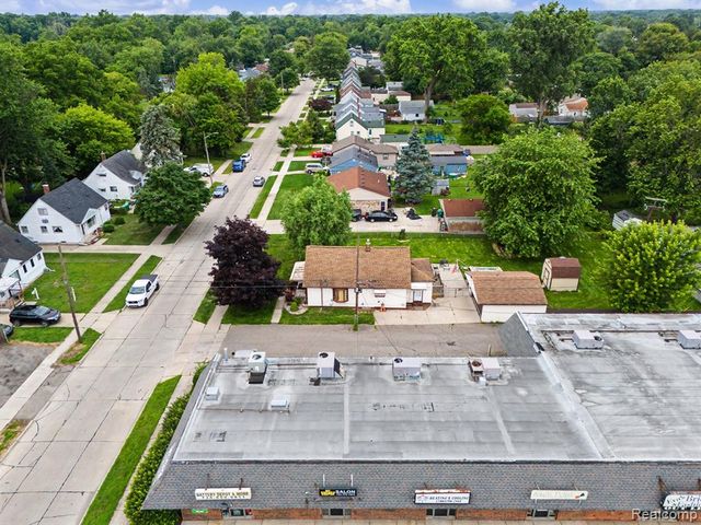 29438 Elmwood Street, Garden City, MI 48135