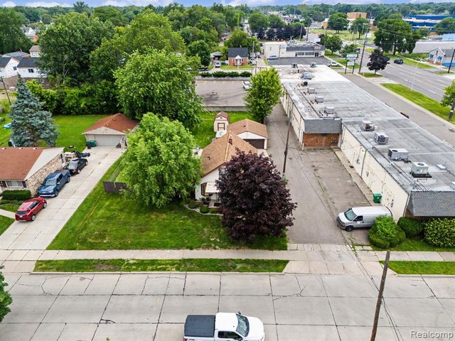 29438 Elmwood Street, Garden City, MI 48135