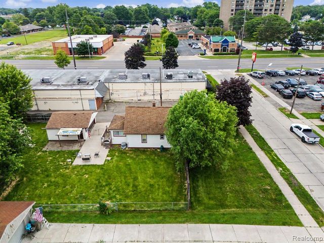 29438 Elmwood Street, Garden City, MI 48135