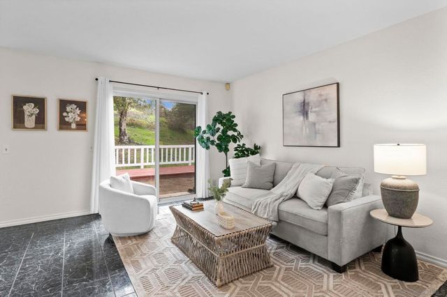 10919 Avenida De Los Lobos, San Diego, CA 92127