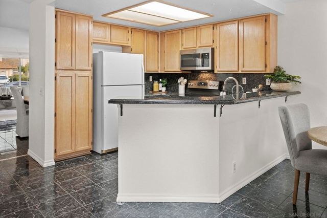 10919 Avenida De Los Lobos, San Diego, CA 92127