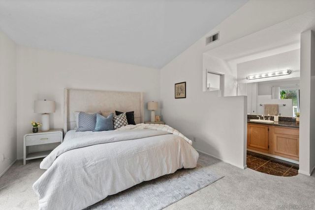 10919 Avenida De Los Lobos, San Diego, CA 92127