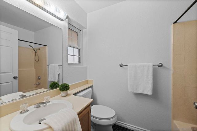 10919 Avenida De Los Lobos, San Diego, CA 92127