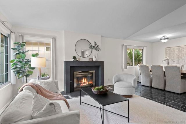 10919 Avenida De Los Lobos, San Diego, CA 92127