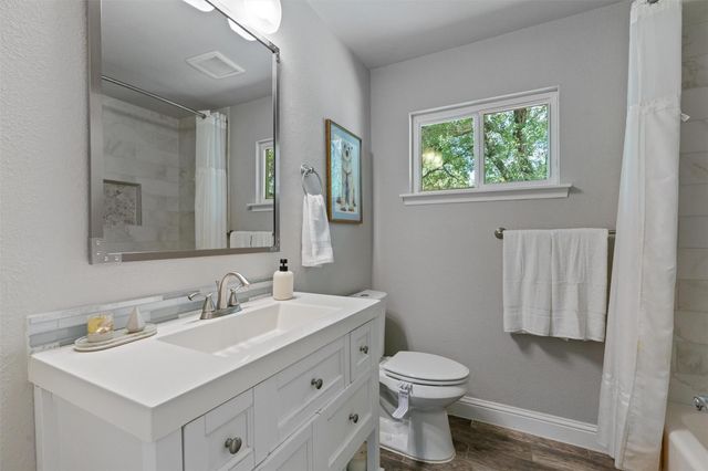 3112 Val DR, Austin, TX 78723