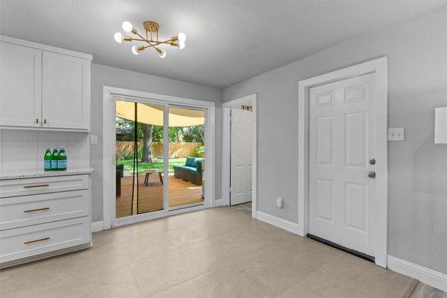 3112 Val DR, Austin, TX 78723