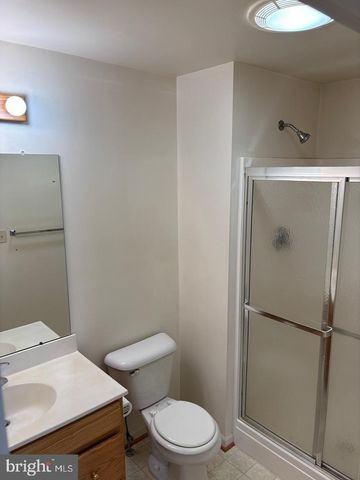 1164 PAPER MILL RD, Chambersburg, PA 17202