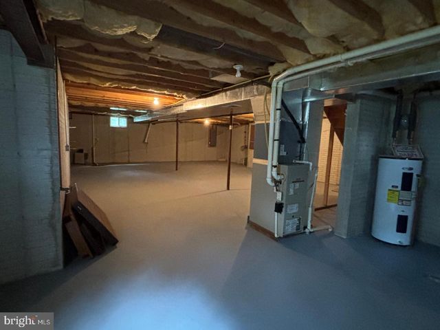 1164 PAPER MILL RD, Chambersburg, PA 17202