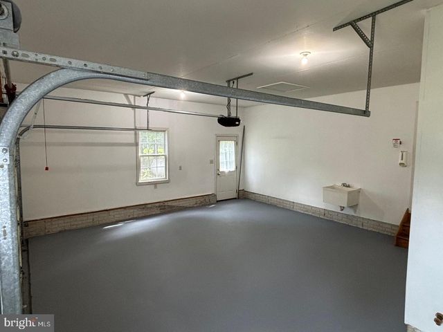 1164 PAPER MILL RD, Chambersburg, PA 17202