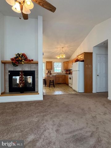 1164 PAPER MILL RD, Chambersburg, PA 17202