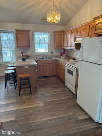 1164 PAPER MILL RD, Chambersburg, PA 17202