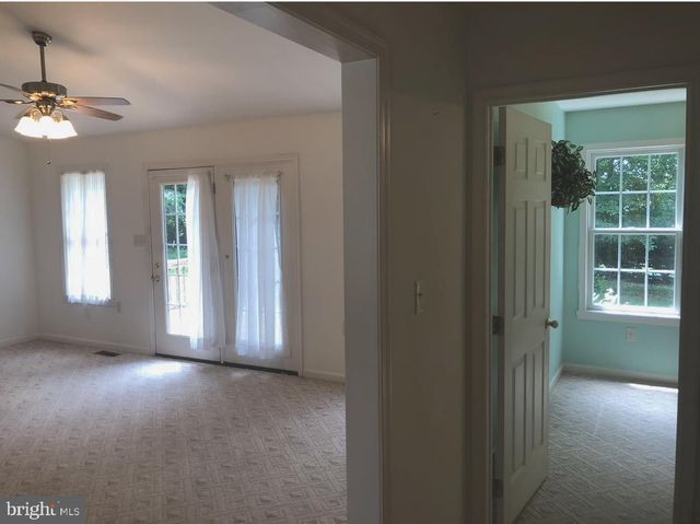 1164 PAPER MILL RD, Chambersburg, PA 17202