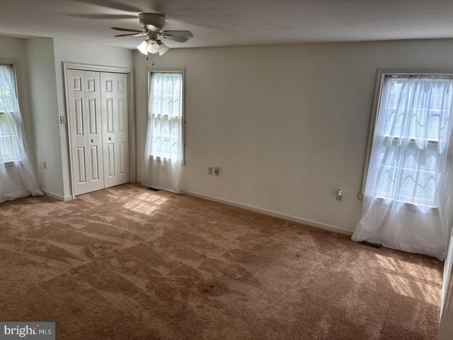 1164 PAPER MILL RD, Chambersburg, PA 17202