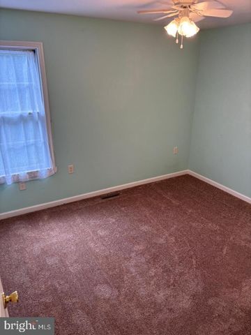 1164 PAPER MILL RD, Chambersburg, PA 17202