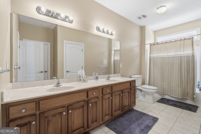 100 Jamestown Court, Centerville, GA 31028