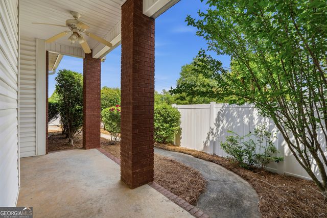 100 Jamestown Court, Centerville, GA 31028