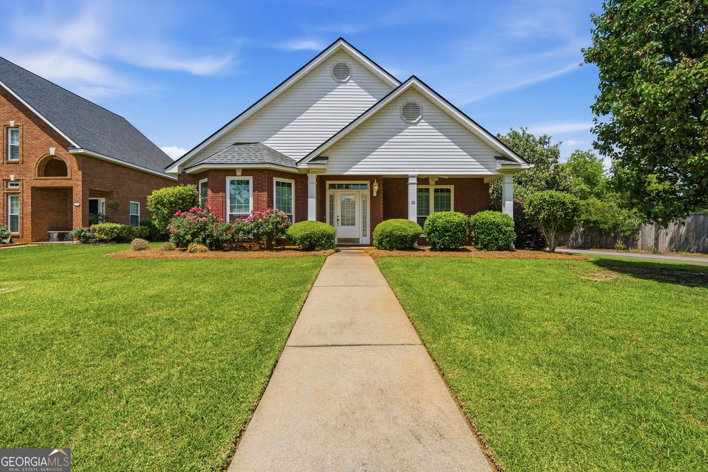 100 Jamestown Court, Centerville, GA 31028