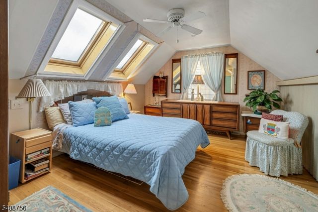 45 Wells Ct, Bloomfield Twp., NJ 07003