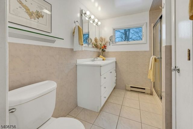 45 Wells Ct, Bloomfield Twp., NJ 07003