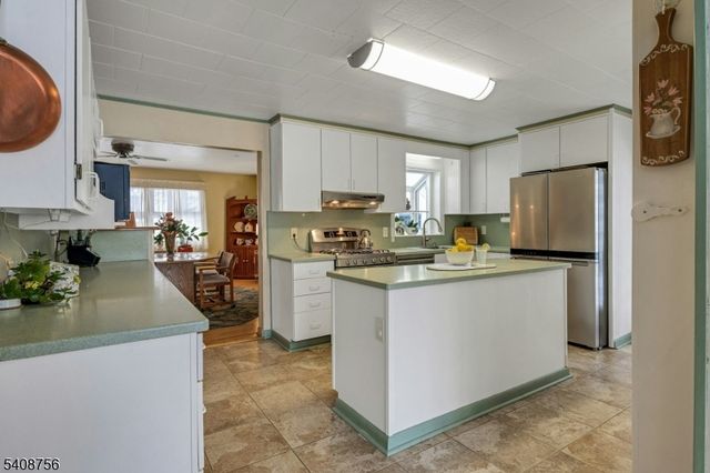 45 Wells Ct, Bloomfield Twp., NJ 07003