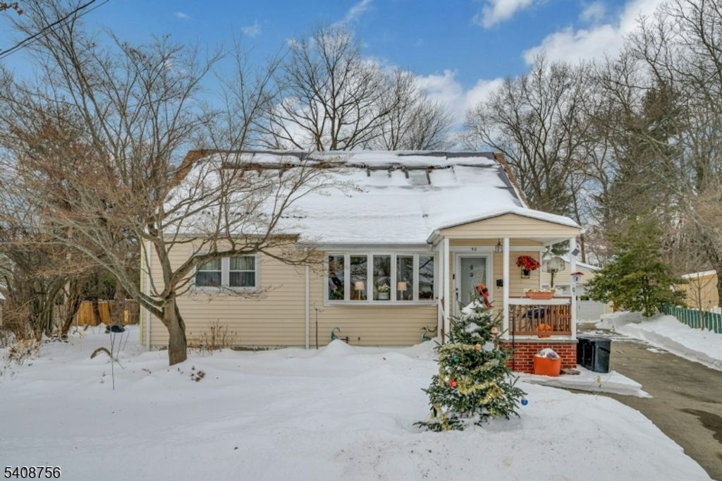 45 Wells Ct, Bloomfield Twp., NJ 07003