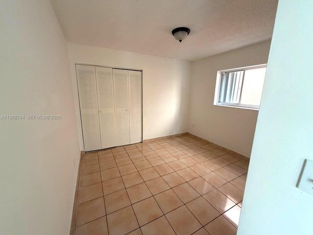 5740 W 21st Ct, Hialeah, FL 33016