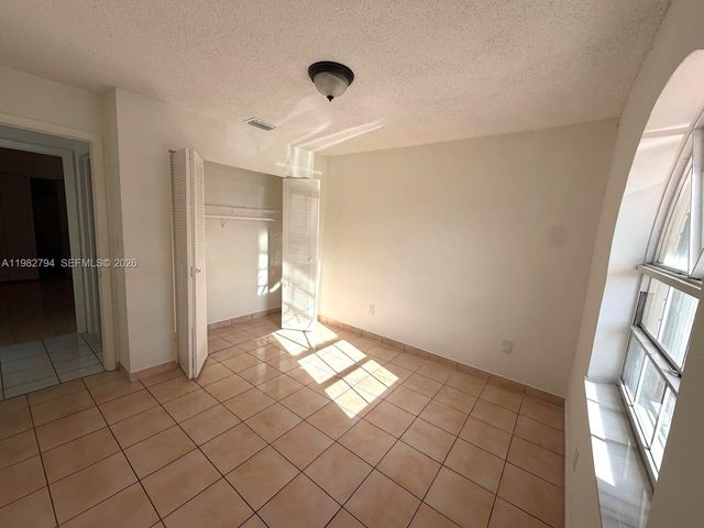 5740 W 21st Ct, Hialeah, FL 33016