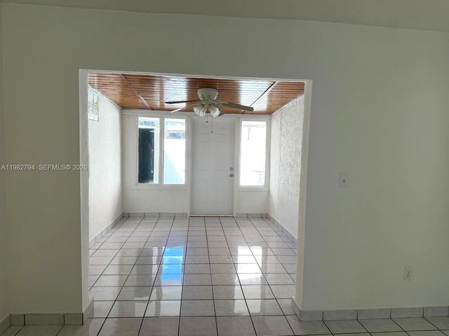 5740 W 21st Ct, Hialeah, FL 33016