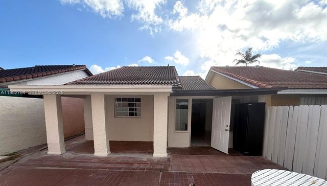5740 W 21st Ct, Hialeah, FL 33016