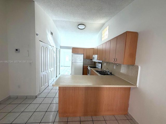 5740 W 21st Ct, Hialeah, FL 33016