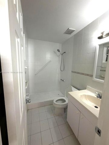 5740 W 21st Ct, Hialeah, FL 33016