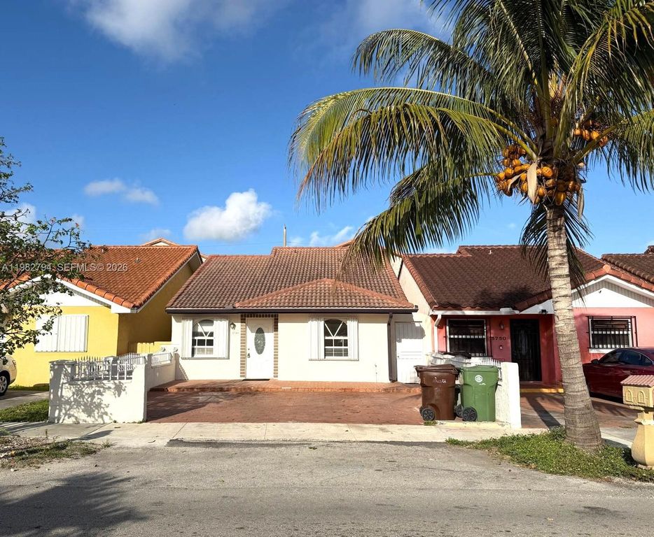 5740 W 21st Ct, Hialeah, FL 33016