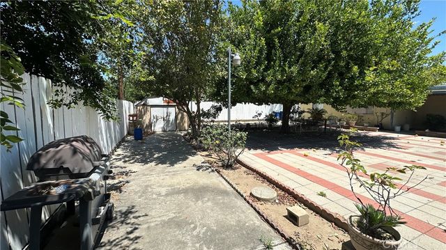 1424 Lynwood Way, Highland, CA 92346