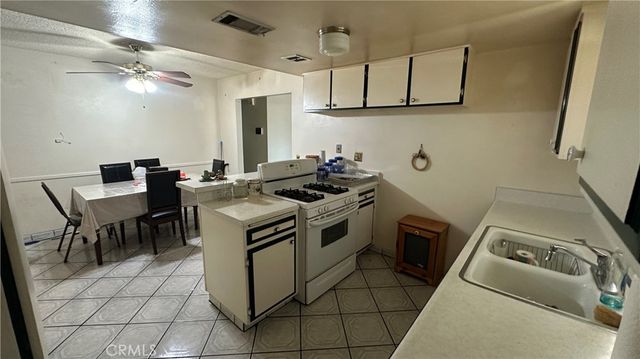 1424 Lynwood Way, Highland, CA 92346