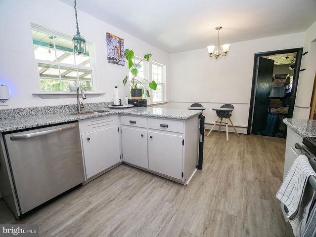 1017 SYCAMORE DR, Pottstown, PA 19464