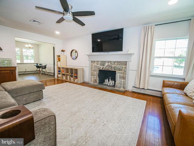 1017 SYCAMORE DR, Pottstown, PA 19464