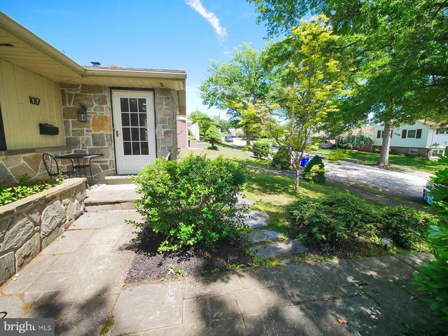 1017 SYCAMORE DR, Pottstown, PA 19464