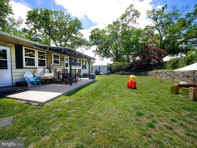 1017 SYCAMORE DR, Pottstown, PA 19464