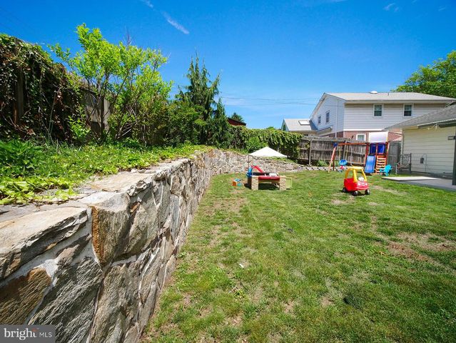 1017 SYCAMORE DR, Pottstown, PA 19464