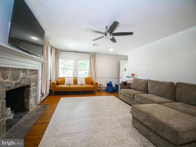 1017 SYCAMORE DR, Pottstown, PA 19464