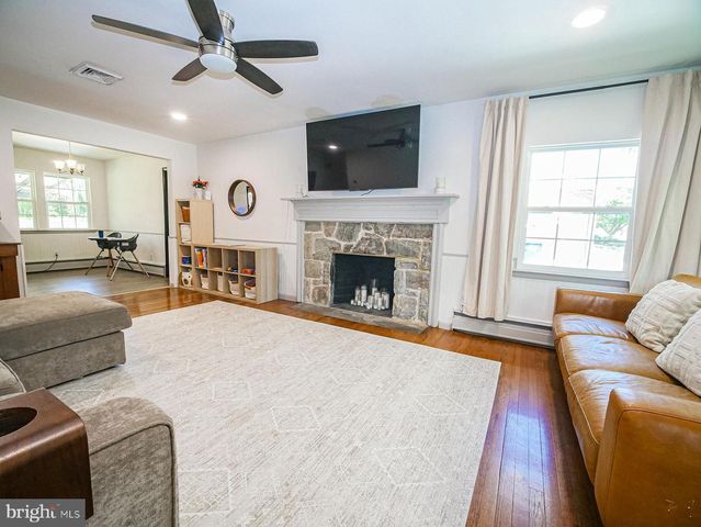 1017 SYCAMORE DR, Pottstown, PA 19464