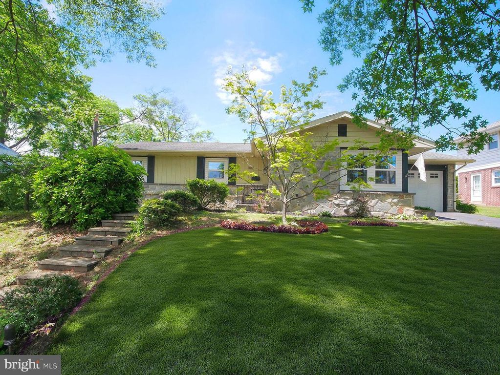 1017 SYCAMORE DR, Pottstown, PA 19464