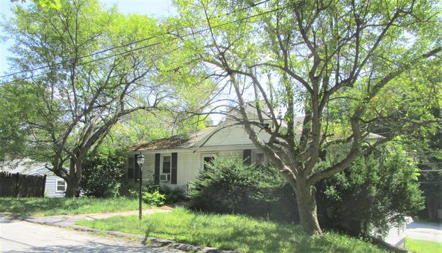 21 Baxter St, Worcester, MA 01602