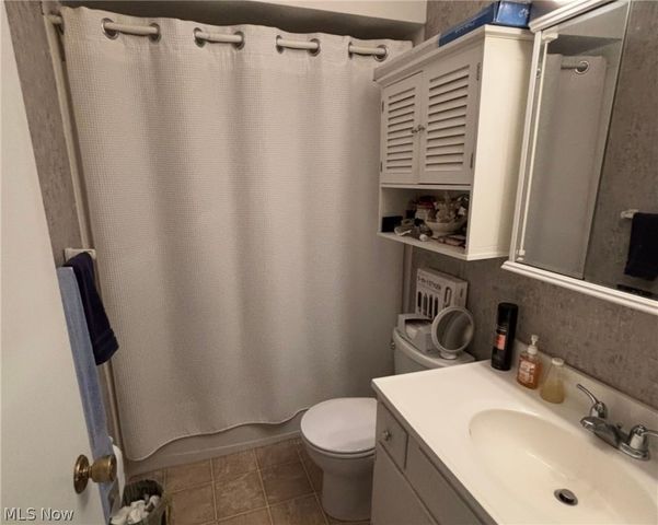 4706-4710 Maple Spur Drive, Stow, OH 44224