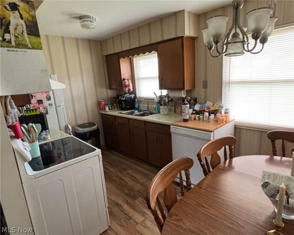 4706-4710 Maple Spur Drive, Stow, OH 44224